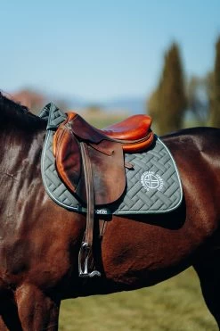 Horze Oslo All Purpose Saddle Pad 13 Horze Oslo All Purpose Saddle Pad -Sports - Horse Equipment Shop 17405 clgr 03