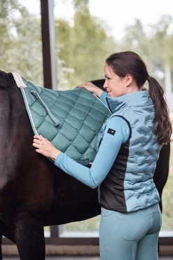 Horze Ghent All Purpose Saddle Pad With Faux Fur 16 Horze Ghent All Purpose Saddle Pad With Faux Fur -Sports - Horse Equipment Shop 17406 ALB 4