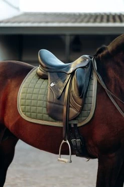 Horze Munich Dressage Saddle Pad With Metallic Detail 26 Horze Munich Dressage Saddle Pad With Metallic Detail -Sports - Horse Equipment Shop 17412 OVGR 4