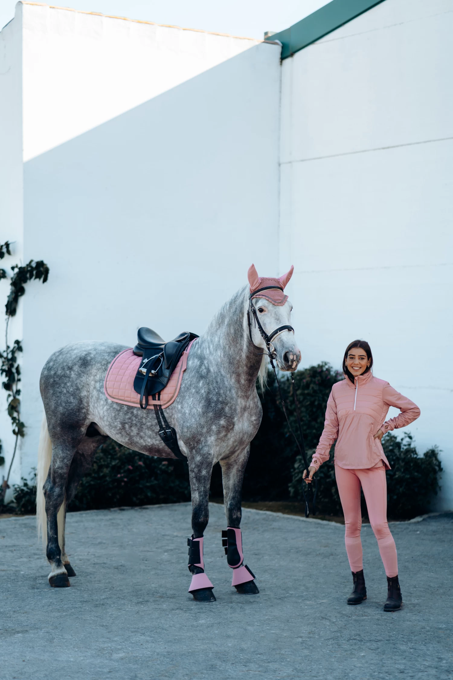 Horze Munich Dressage Saddle Pad With Metallic Detail 18 Horze Munich Dressage Saddle Pad With Metallic Detail - Image 16