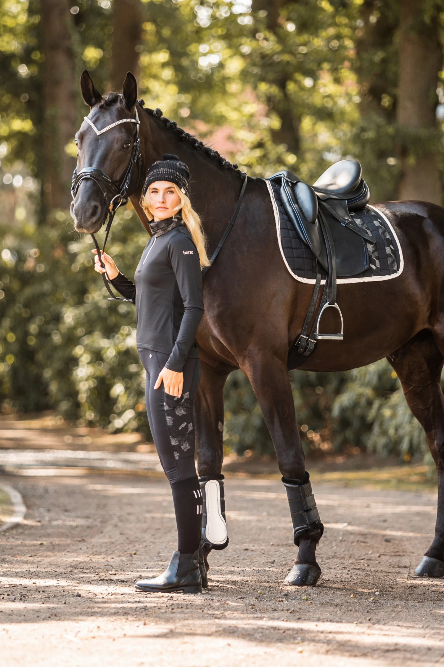 Horze Luminox Reflective Saddle Pad 6 Horze Luminox Reflective Saddle Pad - Image 4