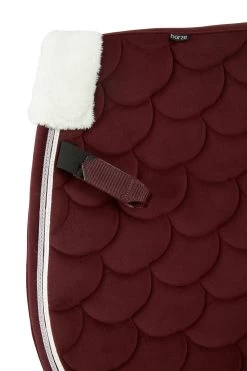 Horze Geneva Dressage Saddle Pad With Faux Fur -Sports - Horse Equipment Shop 17436 MWRE 2