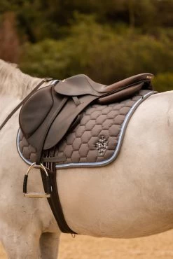 Horze Navajo All Purpose Saddle Pad 23 Horze Navajo All Purpose Saddle Pad -Sports - Horse Equipment Shop 17442 060 05