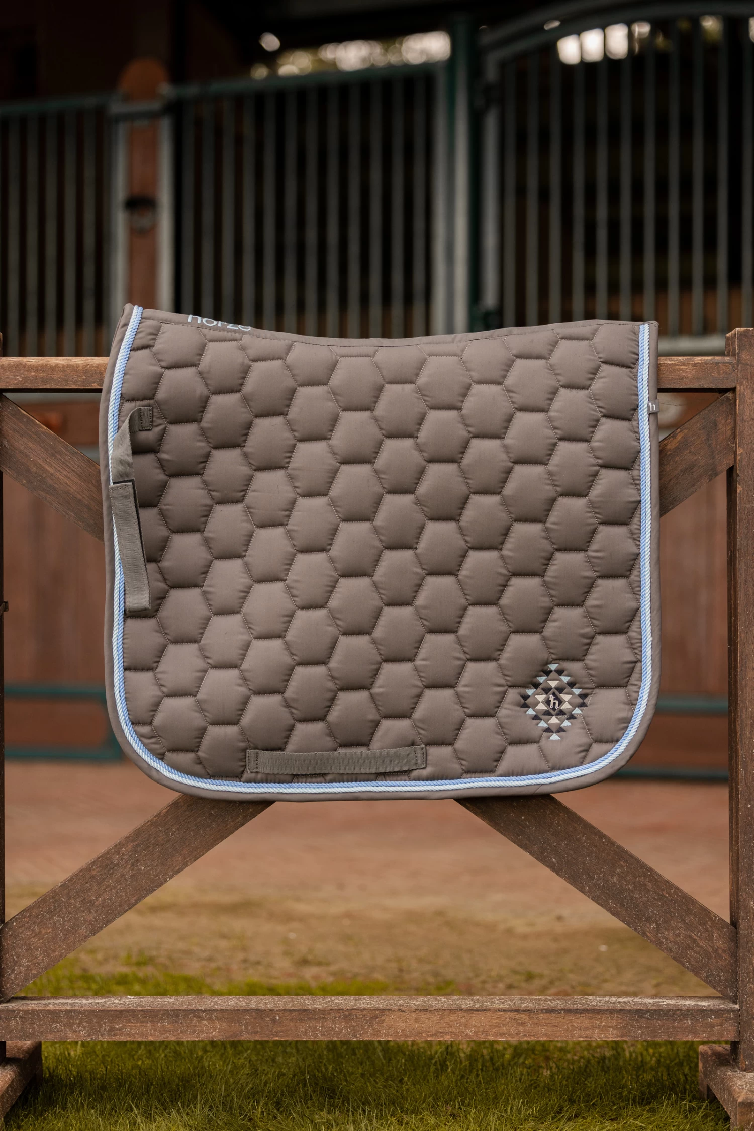 Horze Navajo Dressage Saddle Pad 14 Horze Navajo Dressage Saddle Pad - Image 12