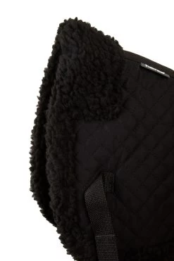 Horze Fur Half Pad 22 Horze Fur Half Pad -Sports - Horse Equipment Shop 17606 bl 02