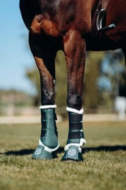 Horze Oslo Faux Fur Bell Boots 18 Horze Oslo Faux Fur Bell Boots -Sports - Horse Equipment Shop 19721 CLGR 4