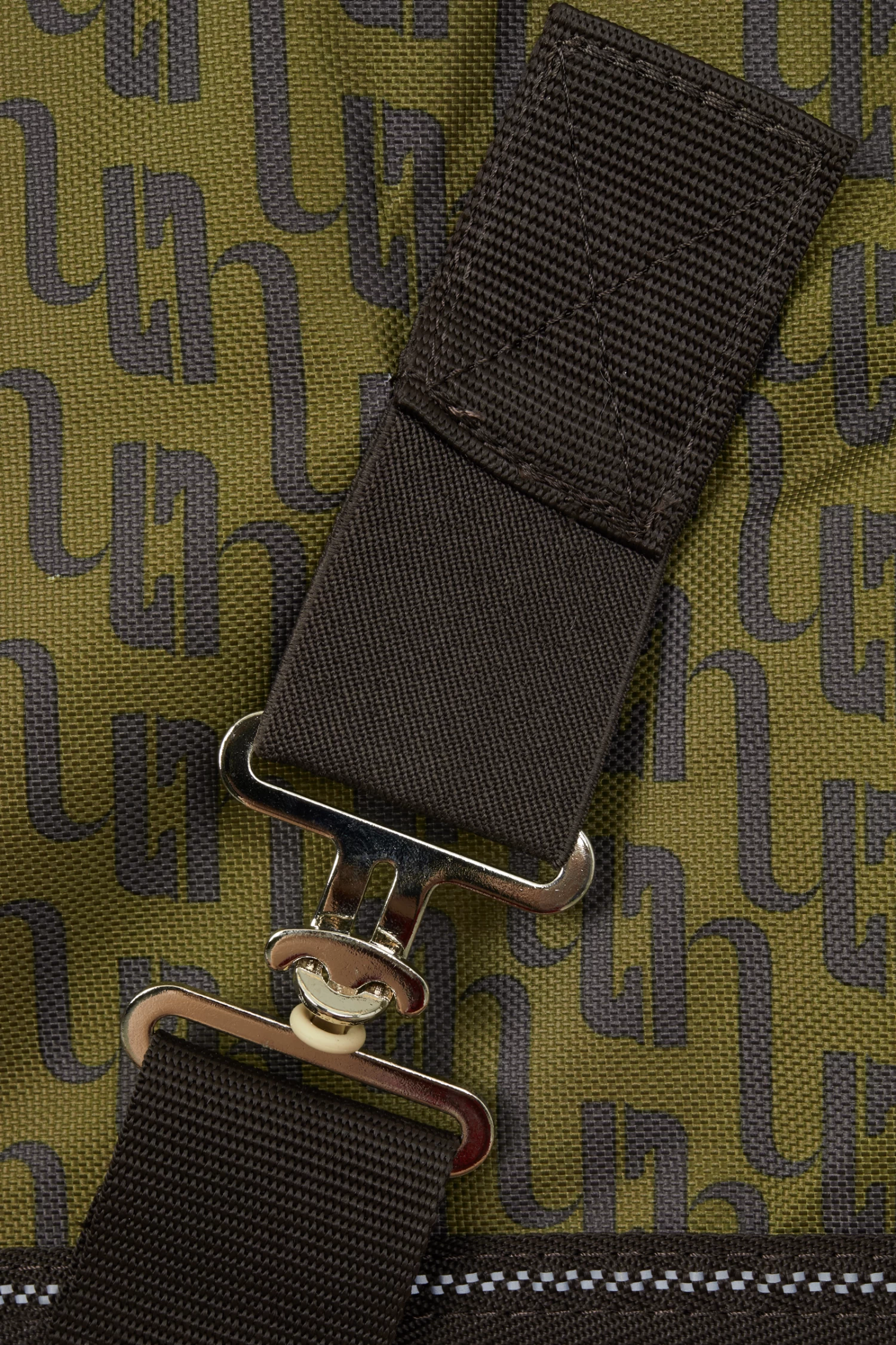 Horze Avalanche 1200D Lite Medium Turnout With Fleece 5 Horze Avalanche 1200D Lite Medium Turnout With Fleece - Image 3