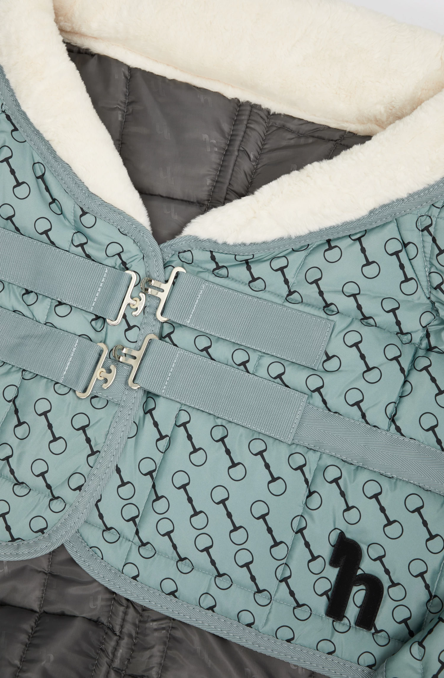 Horze Geneva Stable Rug, 200g 4 Horze Geneva Stable Rug, 200g - Image 2