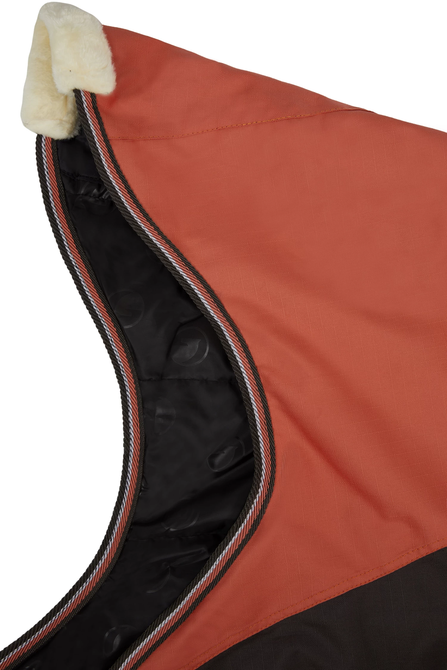 Horze Lucerne Turnout Rug With High Neck, 250g 4 Horze Lucerne Turnout Rug With High Neck, 250g - Image 2