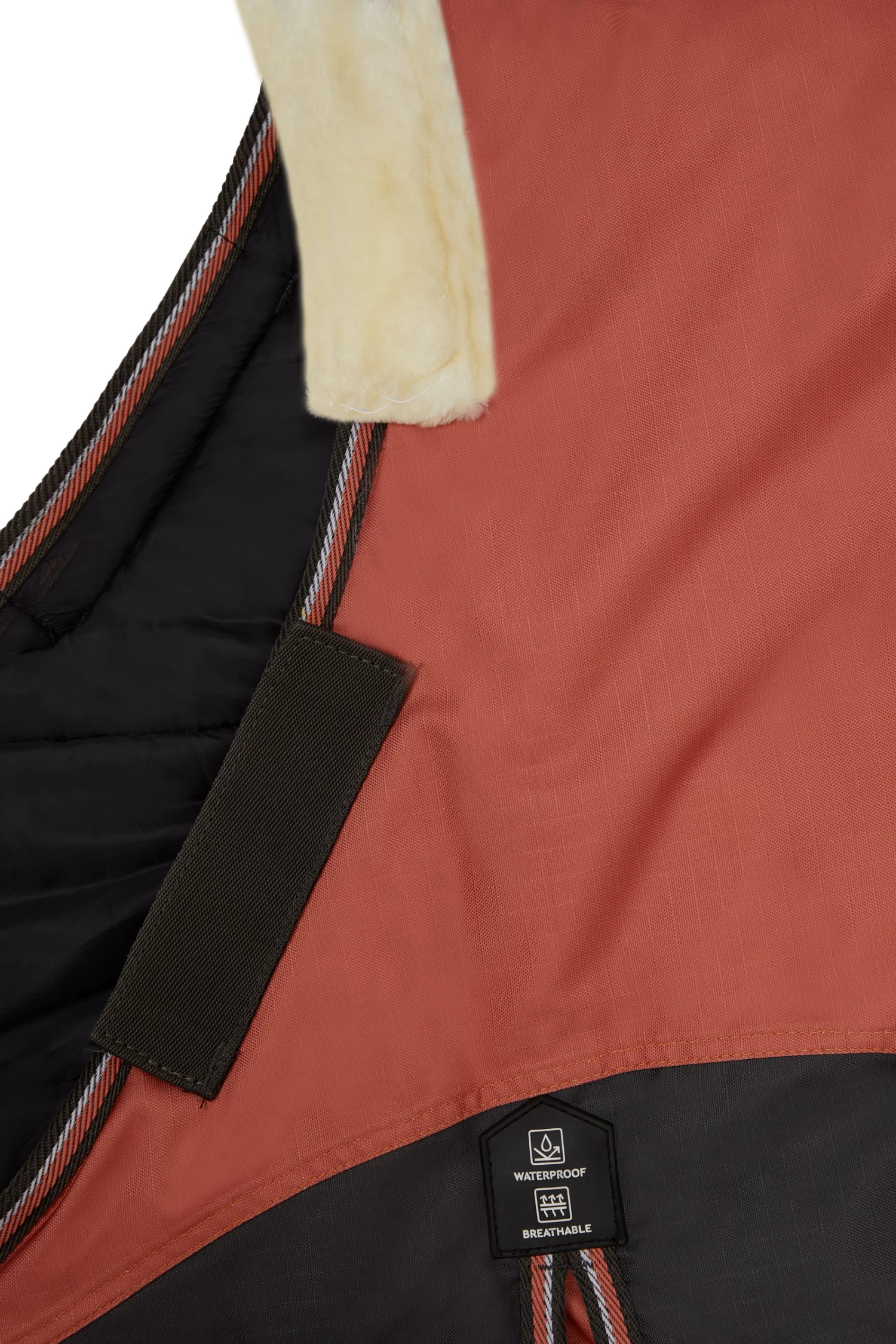 Horze Lucerne Turnout Rug, 150g 5 Horze Lucerne Turnout Rug, 150g - Image 3