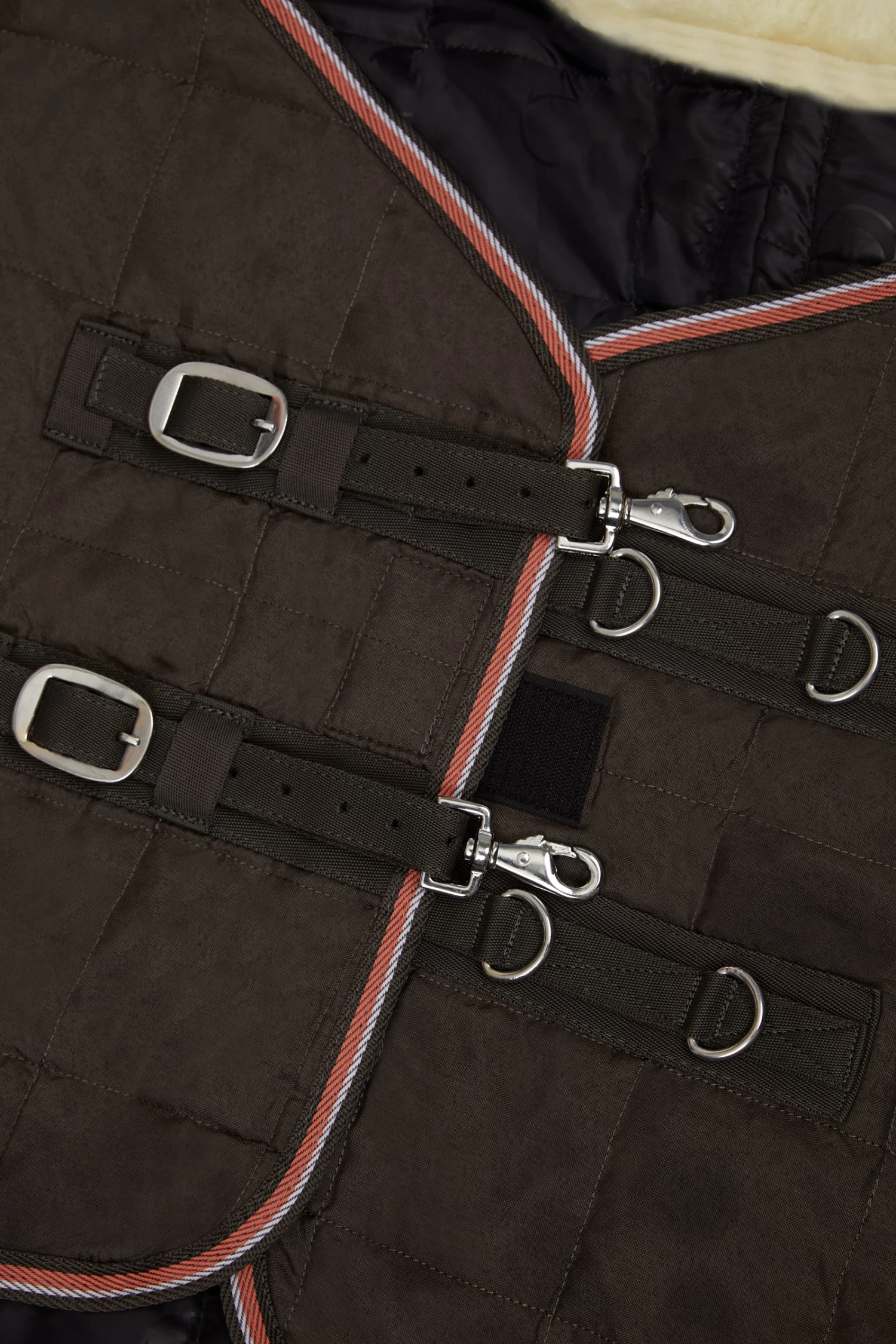 Horze Lucerne Stable Rug, 150g 4 Horze Lucerne Stable Rug, 150g - Image 2