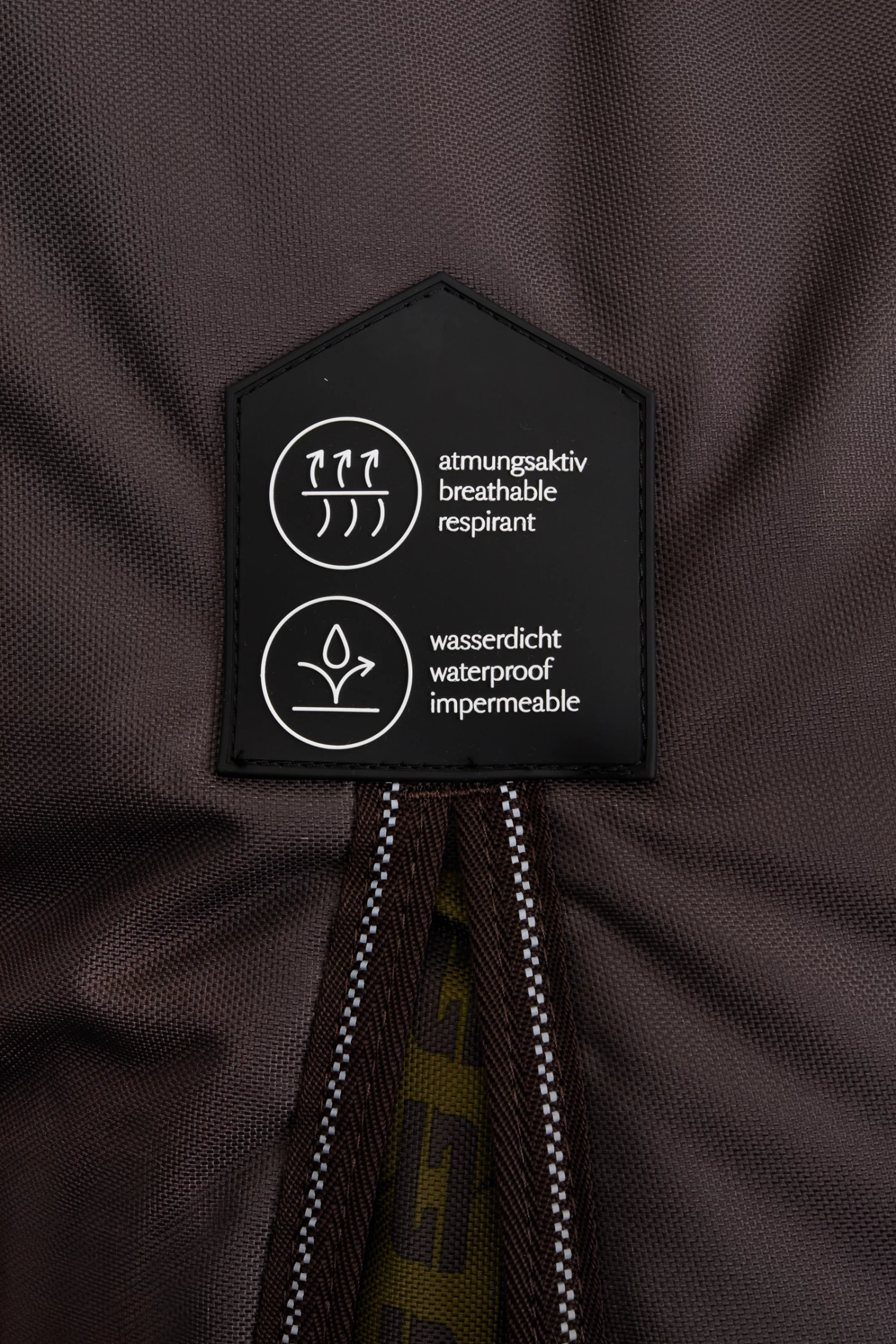 Horze Avalanche Winter Rug 300g 7 Horze Avalanche Winter Rug 300g - Image 5