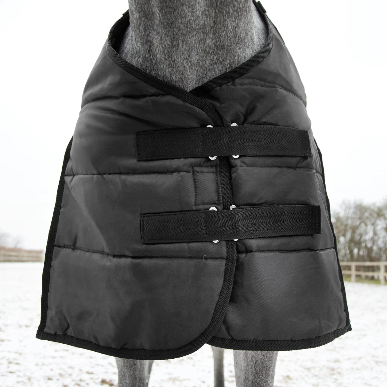 Horze Nevada Winter Stable Rug, 200g 4 Horze Nevada Winter Stable Rug, 200g - Image 2