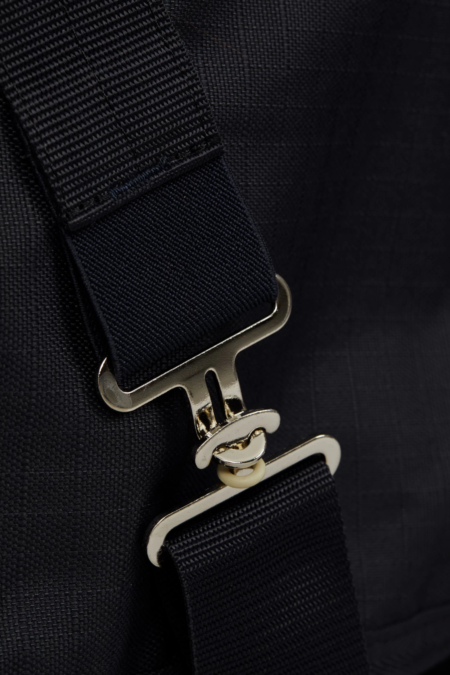 Horze Nevada Turnout Rug With Fleece Lining 5 Horze Nevada Turnout Rug With Fleece Lining - Image 3