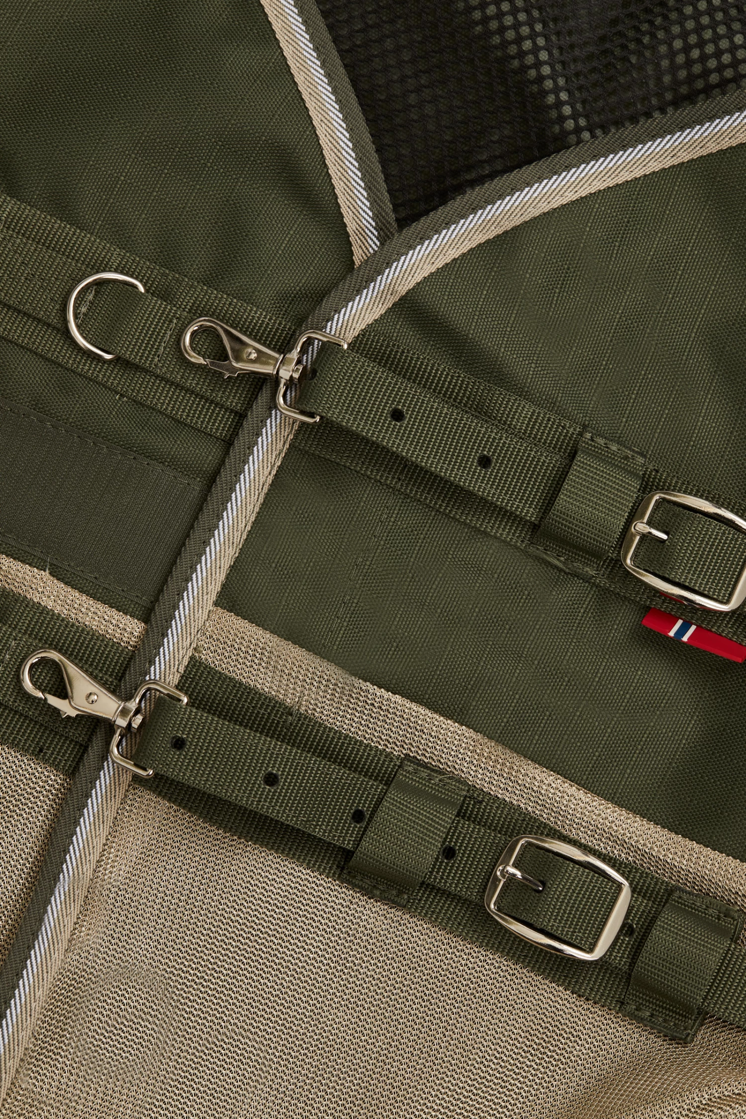 B Vertigo Jordan Combi Turnout Mesh Rug With Detachable Neck 4 B Vertigo Jordan Combi Turnout Mesh Rug With Detachable Neck - Image 2