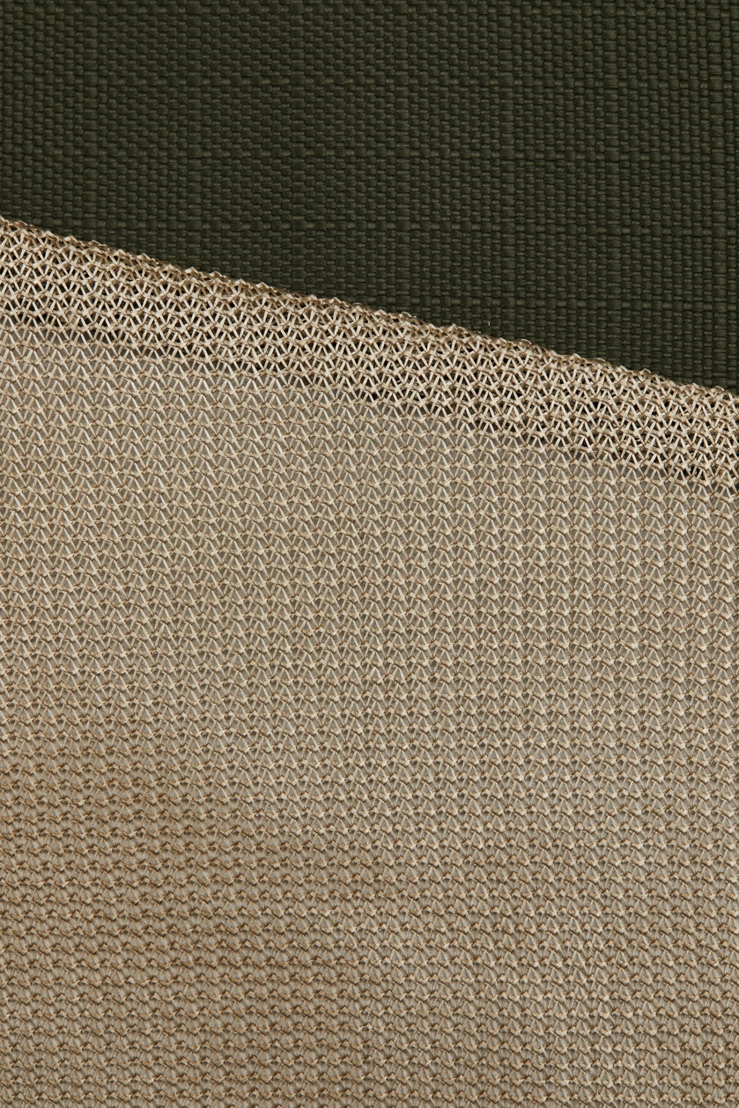 B Vertigo Jordan Combi Turnout Mesh Rug With Detachable Neck 7 B Vertigo Jordan Combi Turnout Mesh Rug With Detachable Neck - Image 5