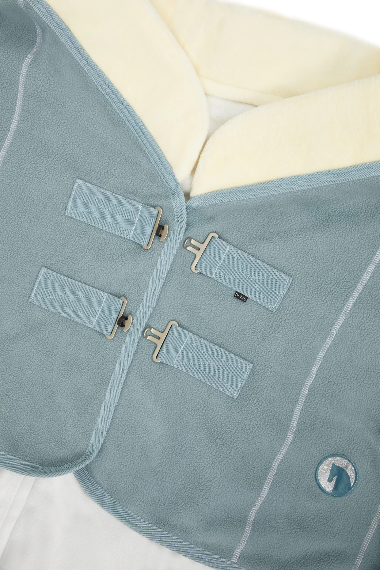 Horze Geneva Bonded Fleece Rug With Faux Fur Collar 4 Horze Geneva Bonded Fleece Rug With Faux Fur Collar - Image 2