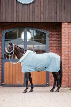 Horze Geneva Bonded Fleece Rug With Faux Fur Collar 7 Horze Geneva Bonded Fleece Rug With Faux Fur Collar -Sports - Horse Equipment Shop 24686 SIB 3