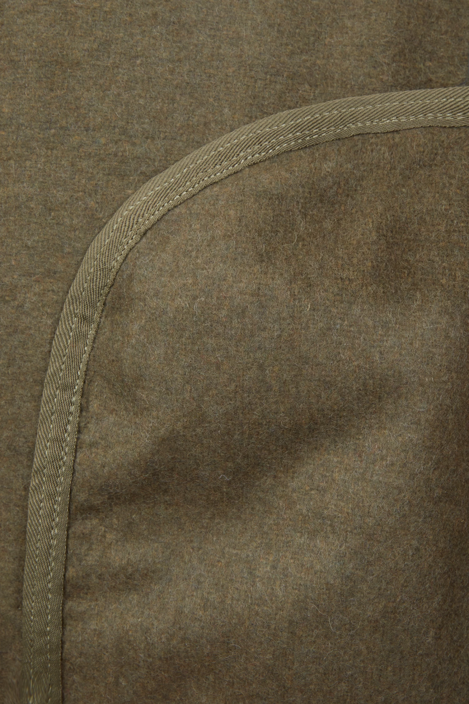 Horze Wool Stable Rug With Cord Detail 18 Horze Wool Stable Rug With Cord Detail - Image 16