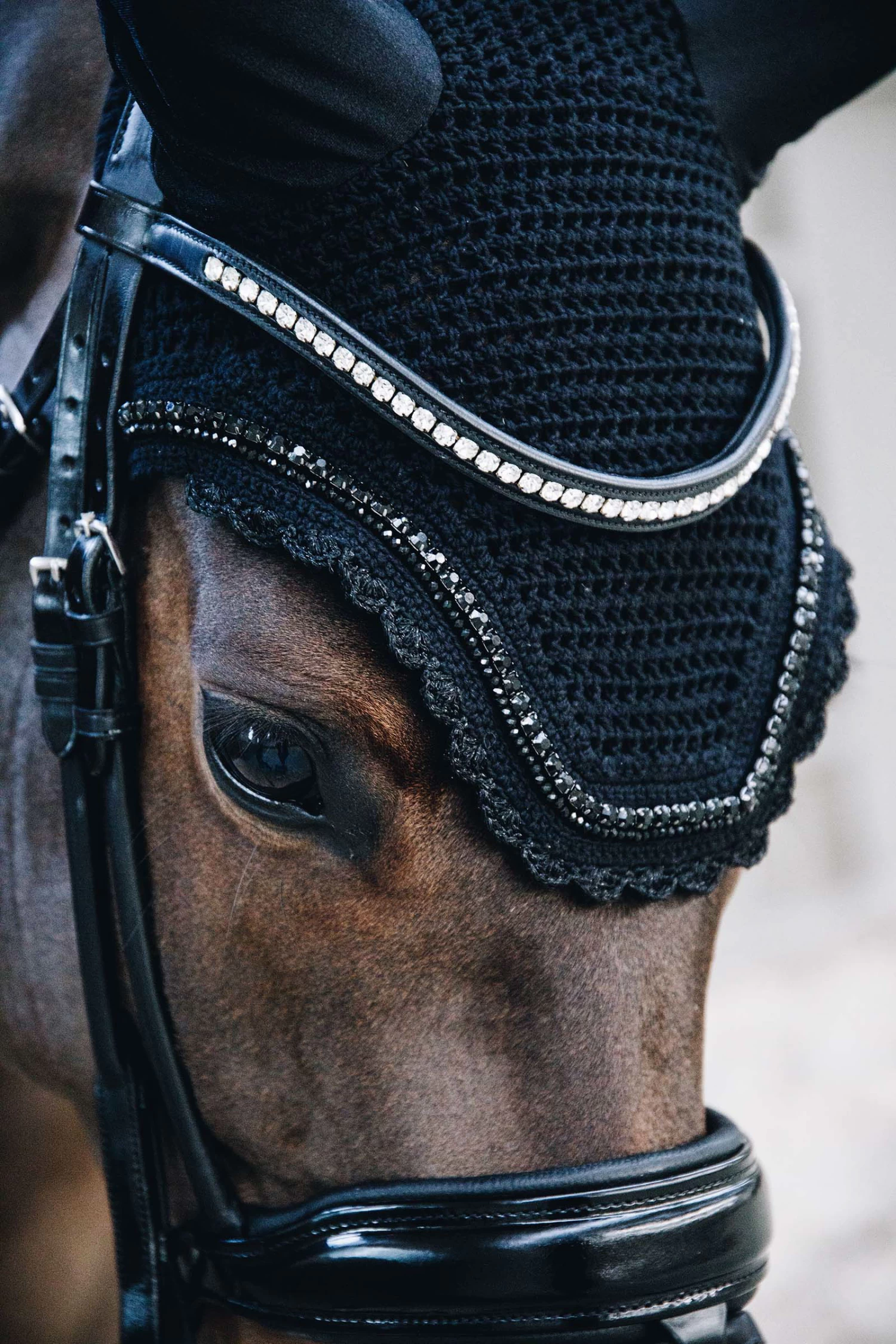 Kentucky Horsewear Fly Veil Wellington Stone & Pearl Soundless 4 Kentucky Horsewear Fly Veil Wellington Stone & Pearl Soundless - Image 2