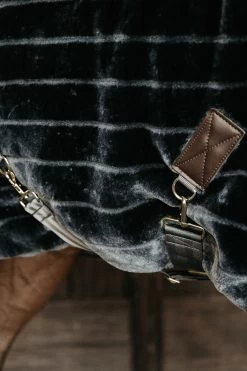 Kentucky Horsewear Fake Fur Stable Rug -Sports - Horse Equipment Shop 333270 G 4