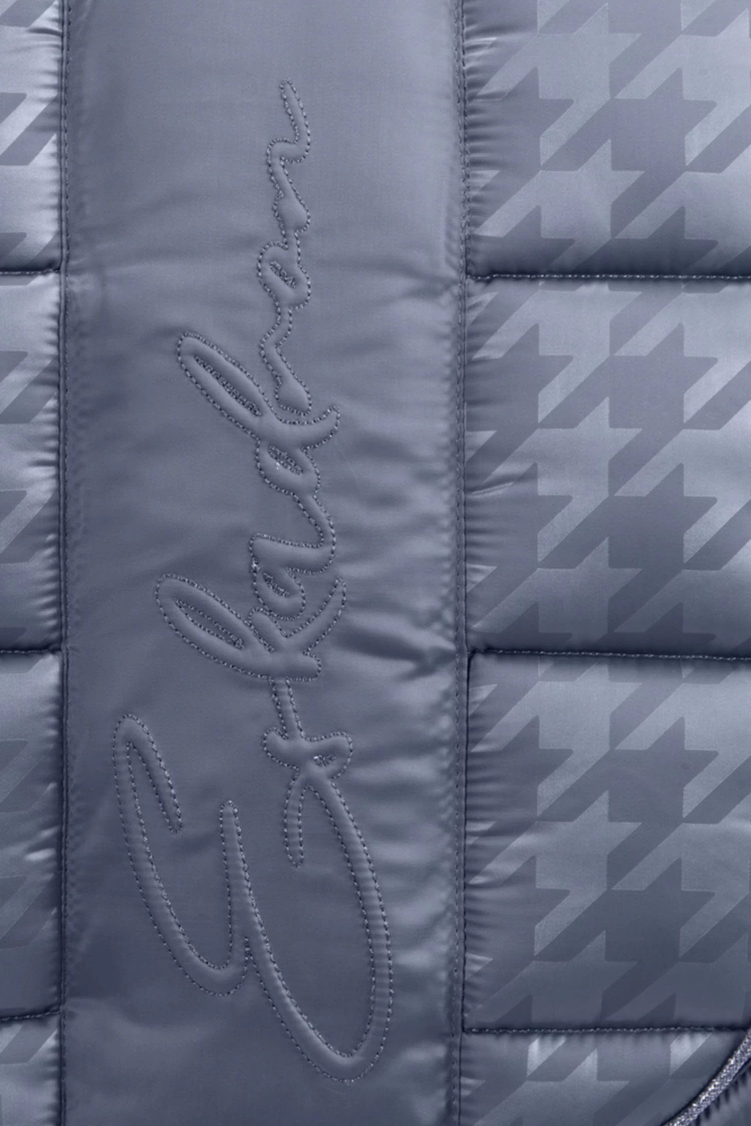 Eskadron Essence 22/23 Big Square Glossy Dressge Saddle Pad 10 Eskadron Essence 22/23 Big Square Glossy Dressge Saddle Pad - Image 8