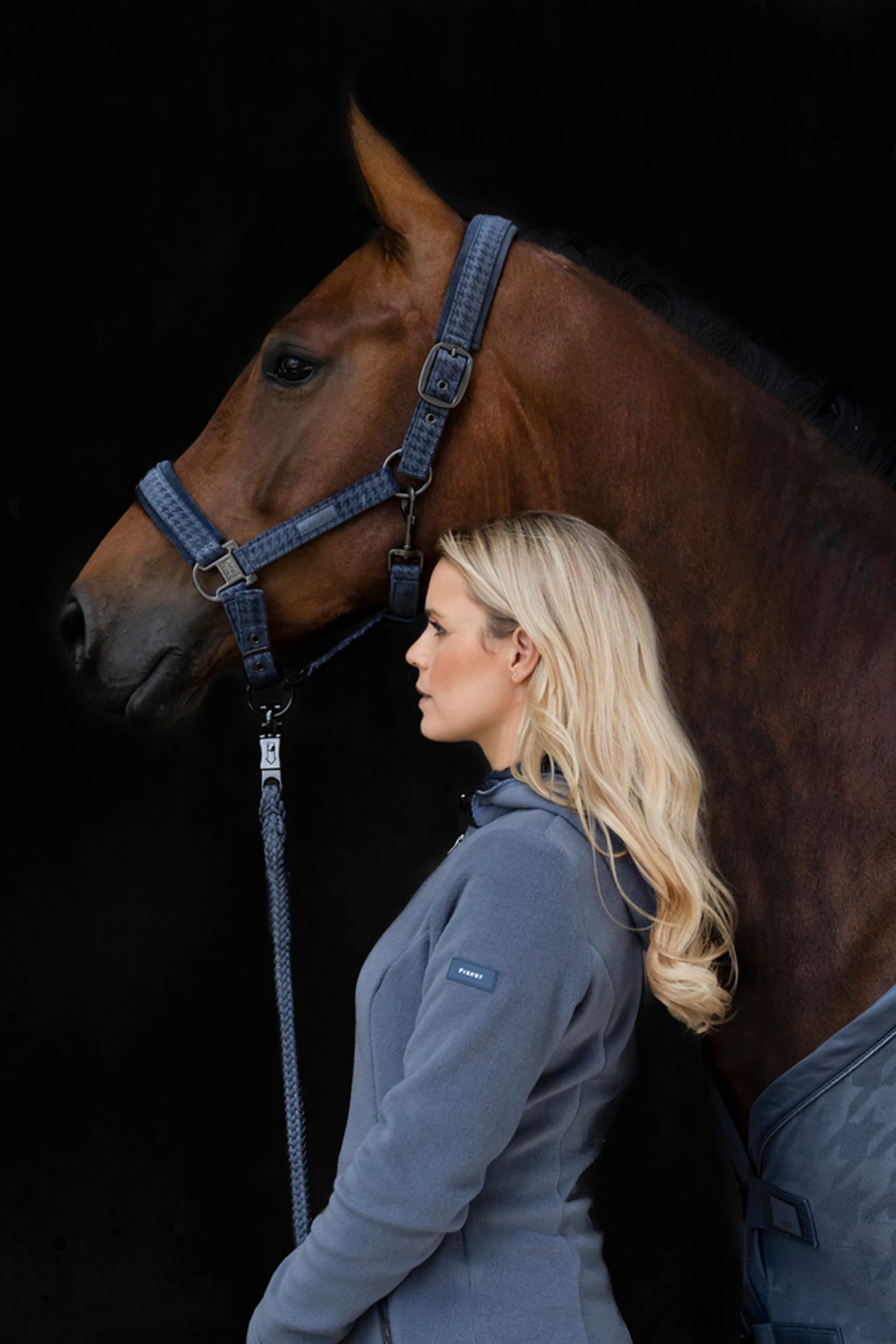 Eskadron Essence 22/23 Doublepin Vevet Stamp Headcollar 5 Eskadron Essence 22/23 Doublepin Vevet Stamp Headcollar - Image 3