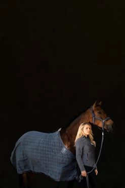 Eskadron Essence 22/23 Fleece Stamp Sweat Rug 15 Eskadron Essence 22/23 Fleece Stamp Sweat Rug -Sports - Horse Equipment Shop 342553 DLB 5