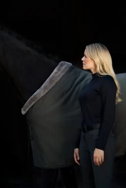 Eskadron Essence 22/23 Jersey FaxFur Sweat Rug -Sports - Horse Equipment Shop 342563 DOGR 3