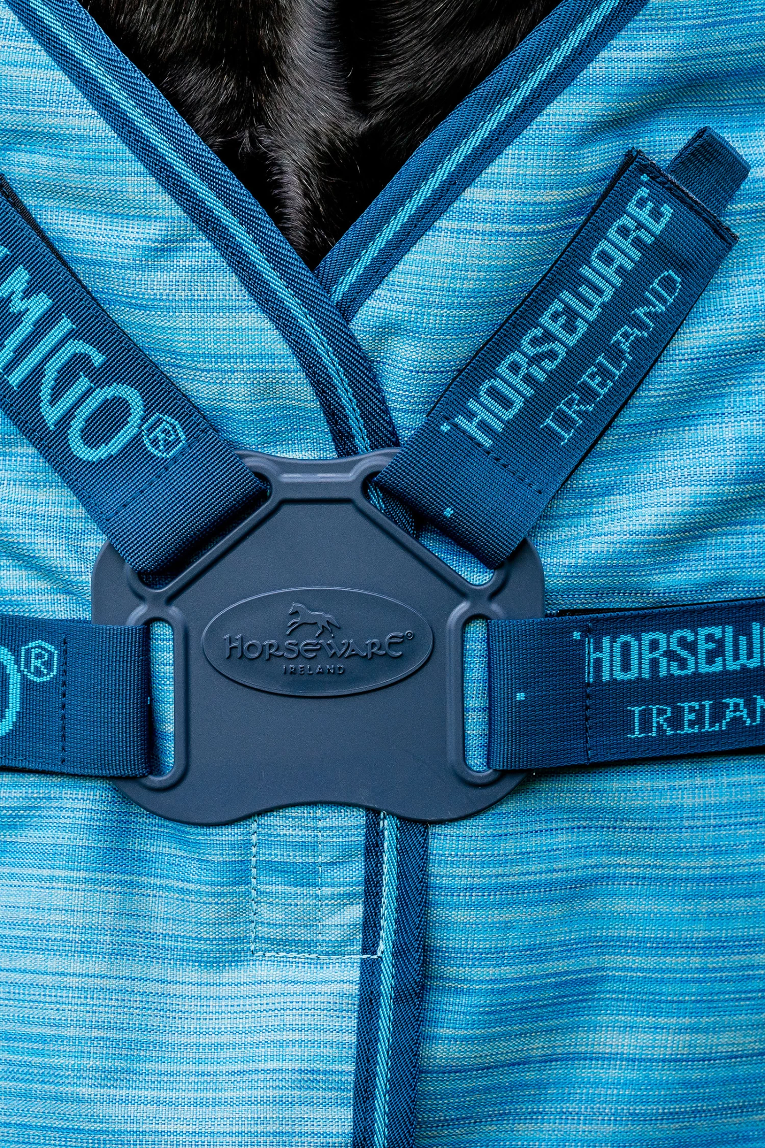 Horseware Amigo Hero 900 Revive Plus Turnout Rug Incl. Detachable Neck, 200g 6 Horseware Amigo Hero 900 Revive Plus Turnout Rug Incl. Detachable Neck, 200g - Image 4