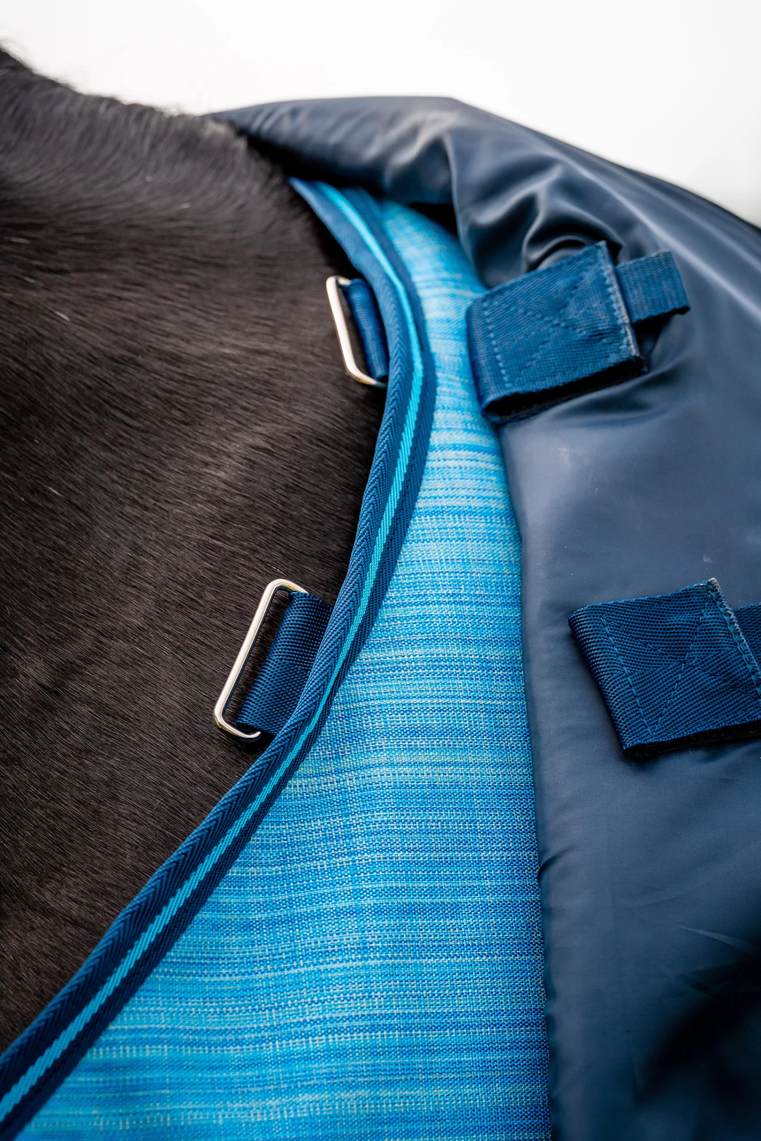 Horseware Amigo Hero 900 Revive Plus Turnout Rug Incl. Detachable Neck, 200g 8 Horseware Amigo Hero 900 Revive Plus Turnout Rug Incl. Detachable Neck, 200g - Image 6